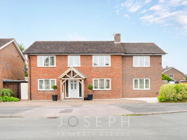 House for sale in Chelmondiston, Suffolk