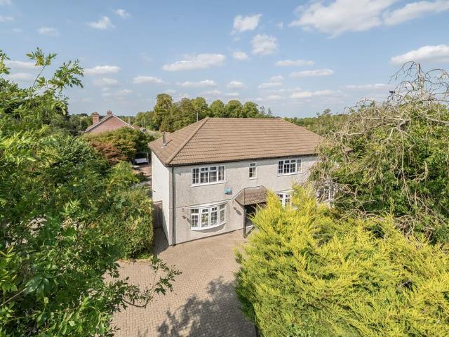 House for sale in Chiseldon, Swindon
