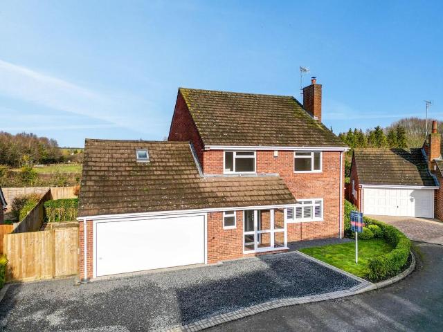 House for sale in Crookhill, Worcestershire