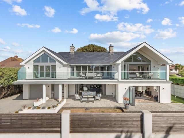 House for sale in Angmering on Sea, Arun