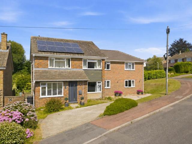 House for sale in Broadwater Down, Sandown Park