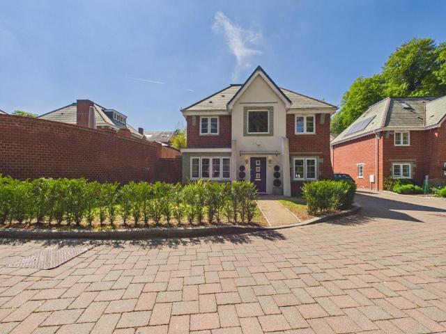 House for sale in Daws Hill, Cressex