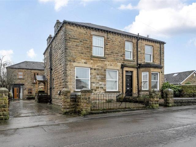 House for sale in Howlett Cross, Carlton