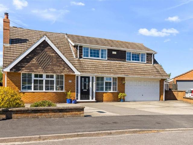 House for sale in Laceby