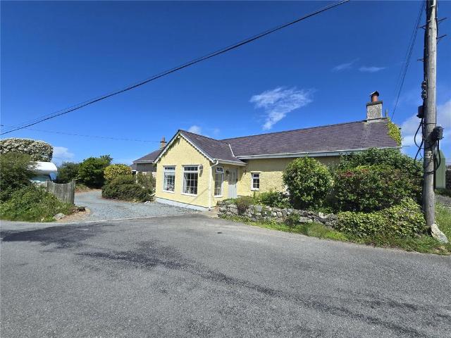 House for sale in Llanllyfni