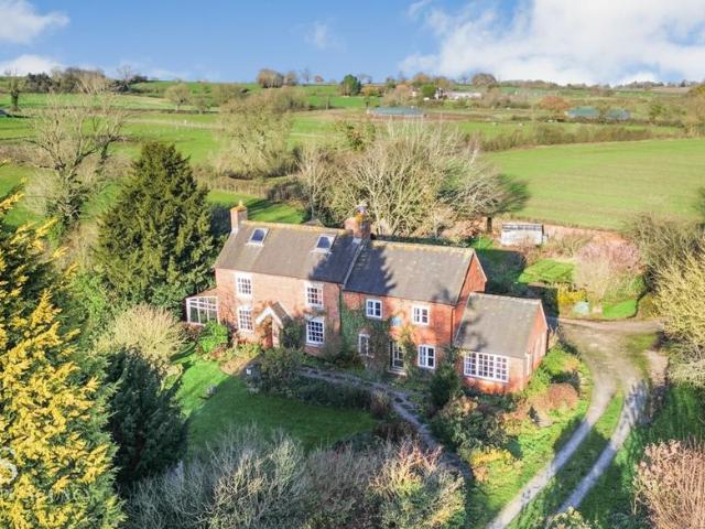 House for sale in Froggatt, East Midlands