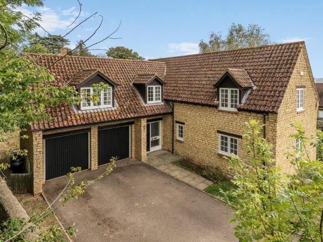 House for sale in Great Doddington, North Northamptonshire
