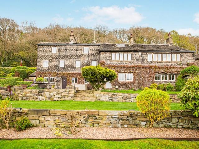 House for sale in Midgley, West Yorkshire