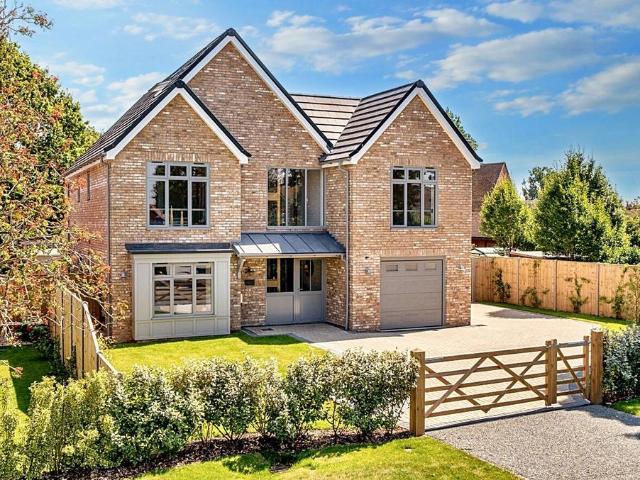 House for sale in Littlecote, West Sussex