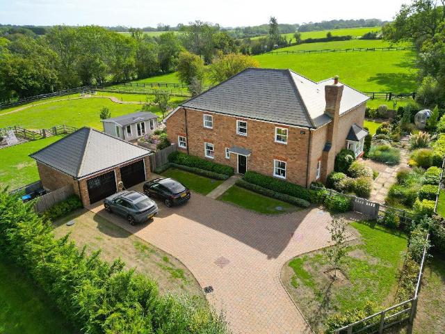 House for sale in Hillview, Surrey