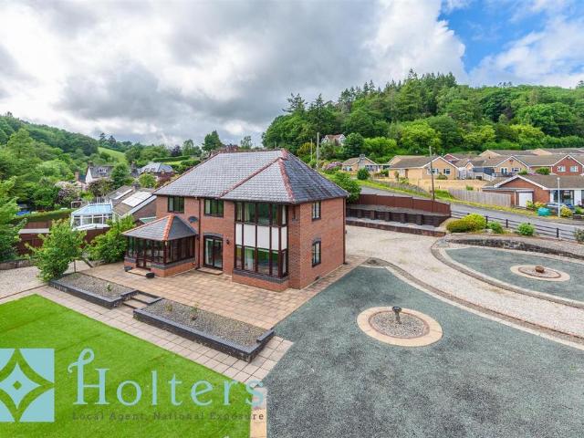House for sale in Llanidloes, Wales
