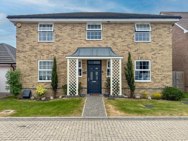 House for sale in Elmstead, Dale Hill
