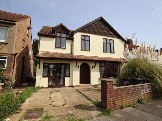 House for sale in Dale Hill, Essex