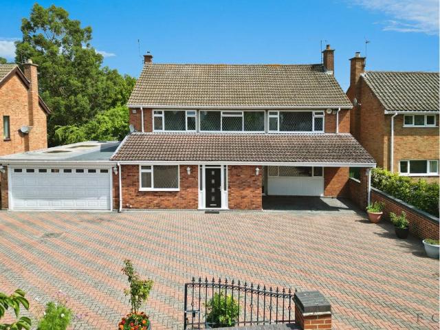 House for sale in Oadby, Leicestershire