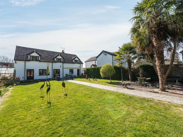 House for sale in Wexham, George Green