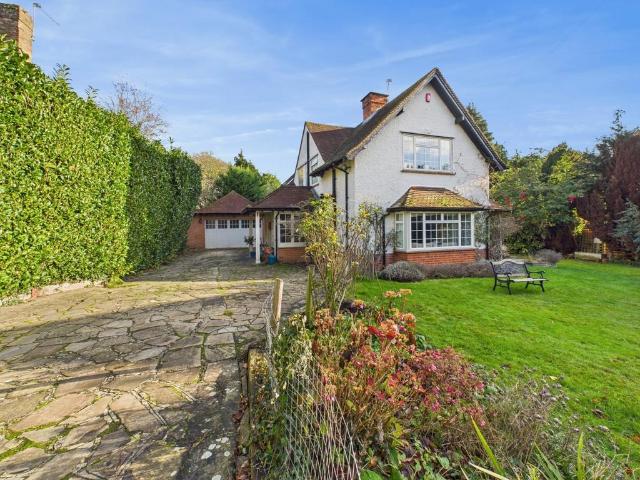 House for sale in Farnham Common, Buckinghamshire