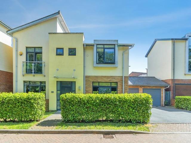 House for sale in Fenny Stratford, Milton Keynes