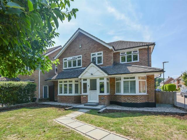 House for sale in Navestock Side, Essex
