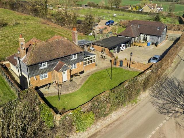 House for sale in Throwley Forstal, Oad Street