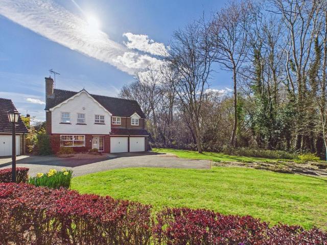 House for sale in Newfoundout, Horsham