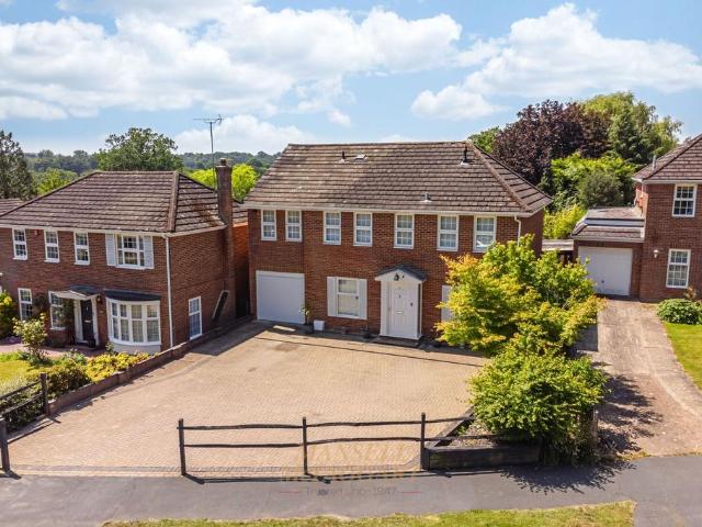 House for sale in Perryfields, West Sussex