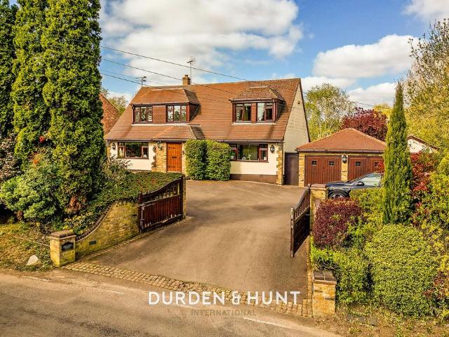 House for sale in Ongar, Epping