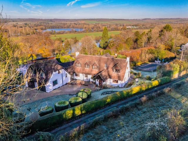 House for sale in Cookham