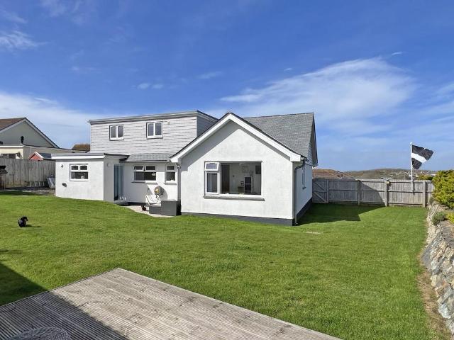 House for sale in Mullion, Cornwall