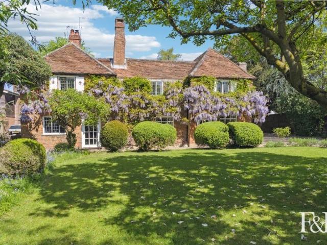 House for sale in George Green, Buckinghamshire