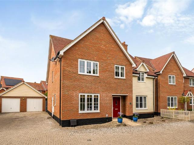 House for sale in Chipping Hill, Essex
