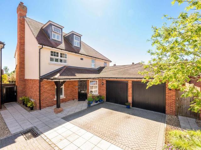 House for sale in Swallow, Buckinghamshire