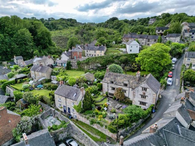 House for sale in Froggatt, East Midlands