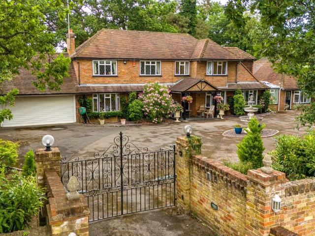 House for sale in Farnham Common, Buckinghamshire