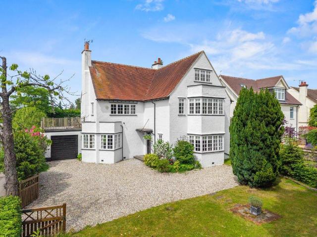 House for sale in Beaconsfield, Knotty Green