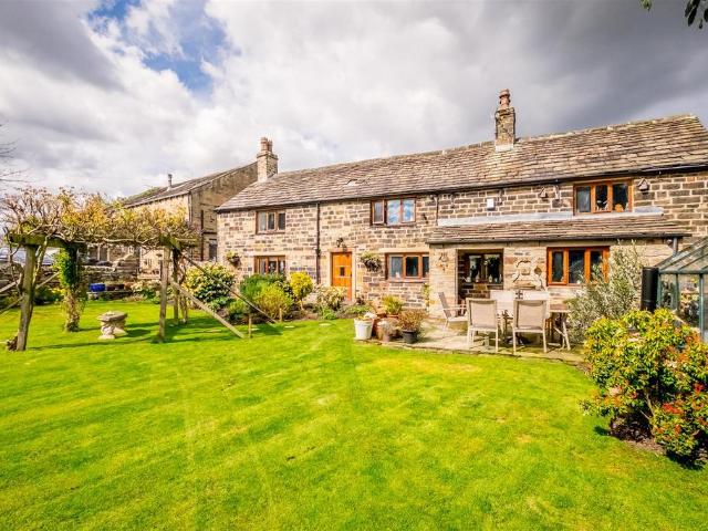 House for sale in Norwood Green, Calderdale