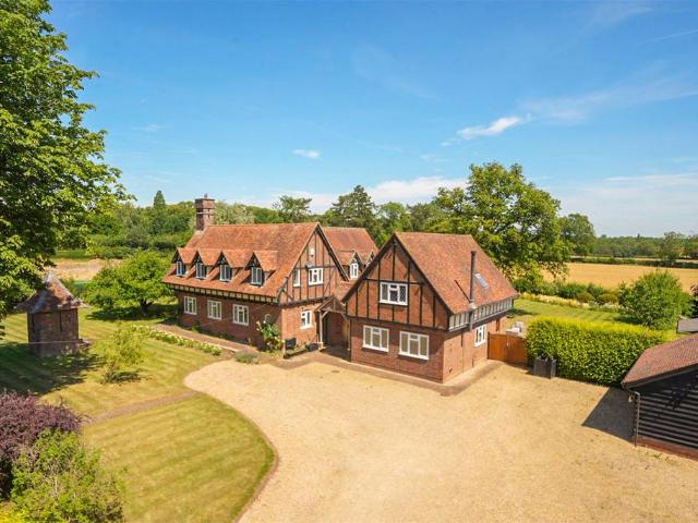 House for sale in Chartridge