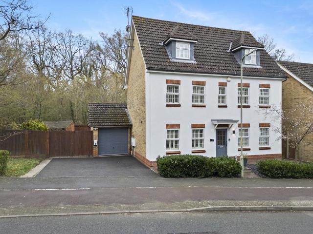 House for sale in Godinton Park, Bridgefield