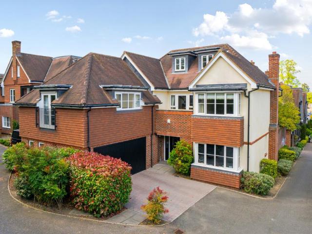 House for sale in Boxgrove, Westborough