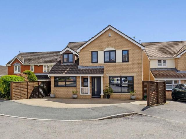 House for sale in Llantwit Fardre, Church Village