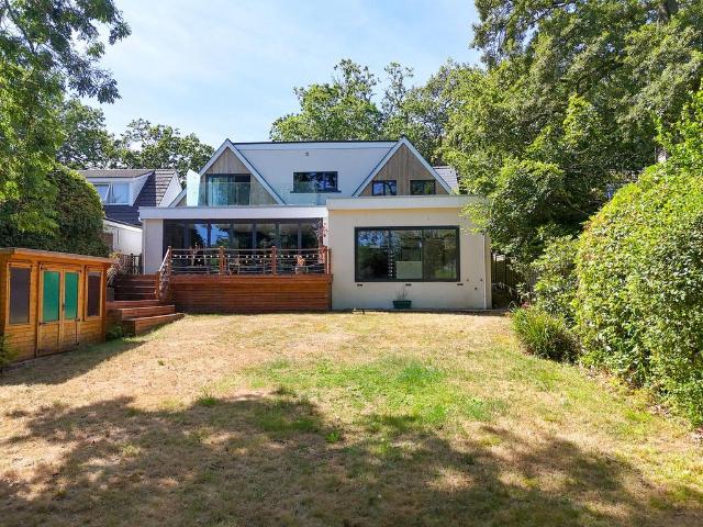 House for sale in Highcliffe