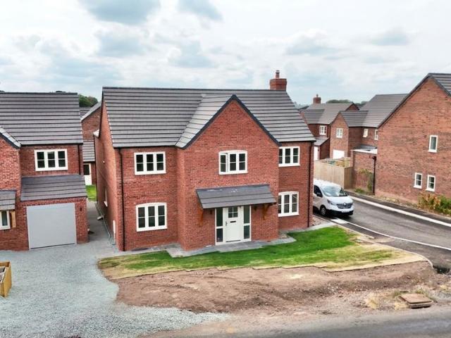 House for sale in Woodseaves, Baswich