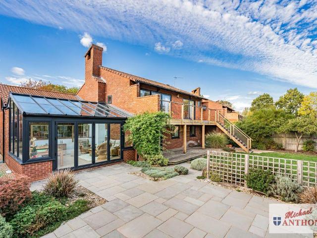House for sale in Downhead Park, Milton Keynes