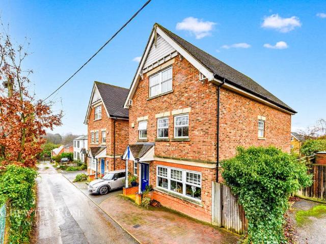 House for sale in Winkfield