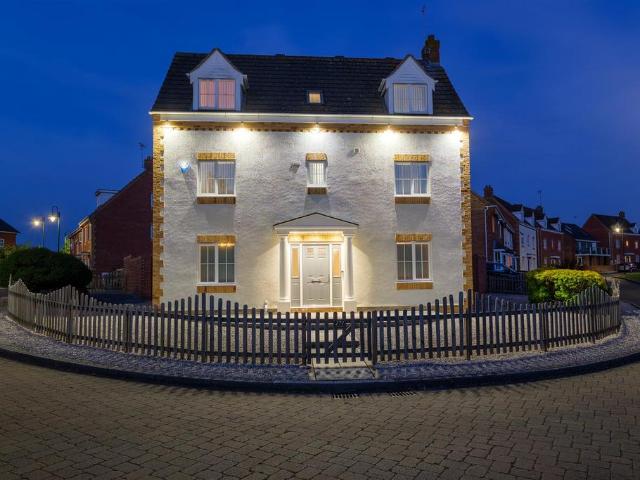 House for sale in Hampton Hargate, Peterborough