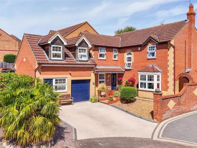 House for sale in Northampton, Northamptonshire