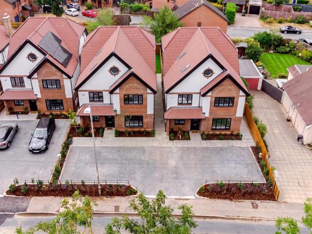 House for sale in St Albans, Five Acres