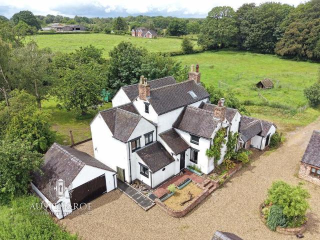 House for sale in Baswich, Staffordshire
