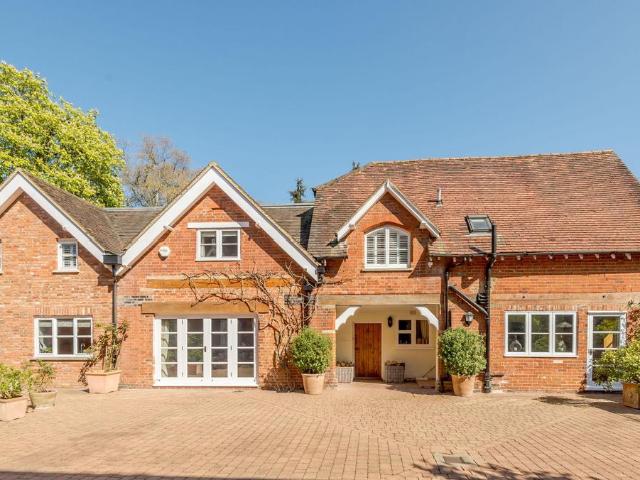 House for sale in North Ascot, Ascot