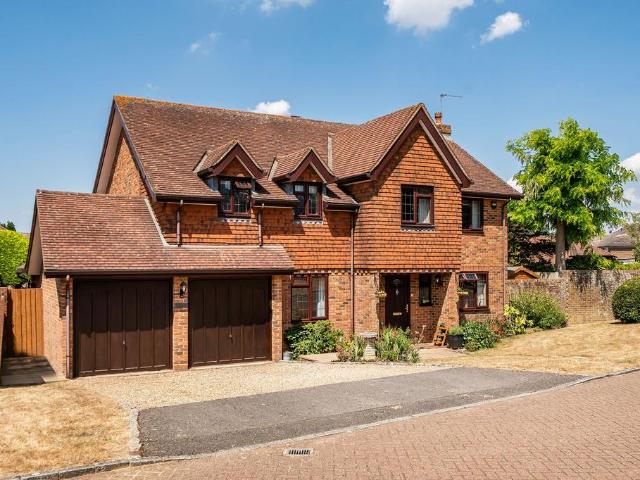 House for sale in Pachesham Park, Surrey