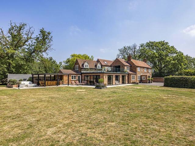 House for sale in Hoveringham, Alverton